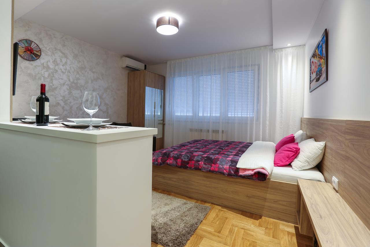 Apartment Promenada 30 ノヴィ・サド エクステリア 写真